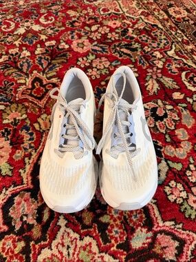 On Running Cloudmonster 3 Women's White and Light Gray Running Shoes
